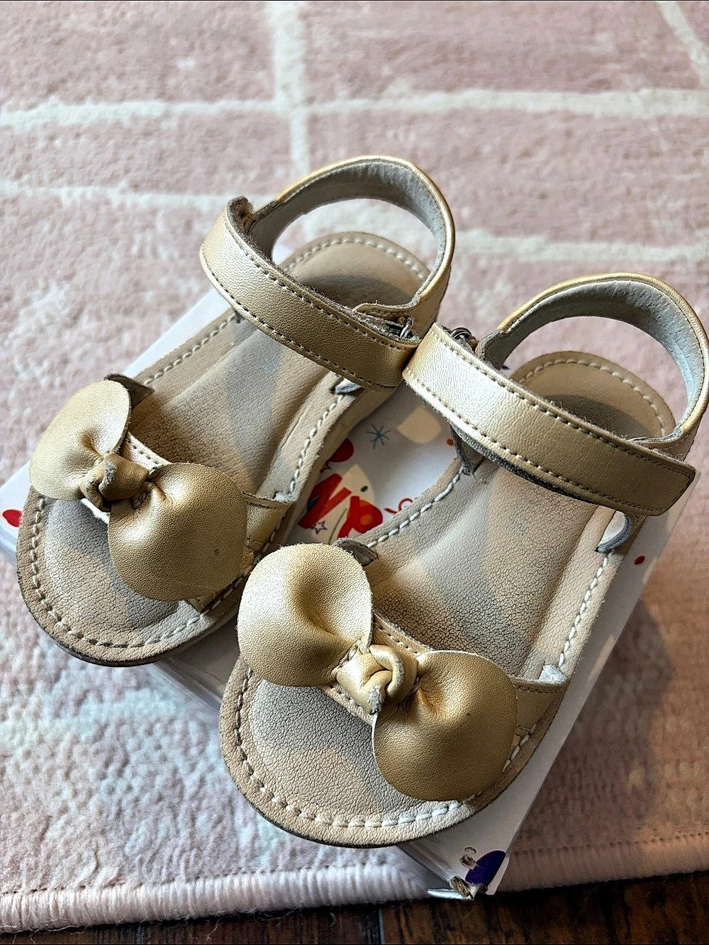 Girls Gold Bow Sandals Like New